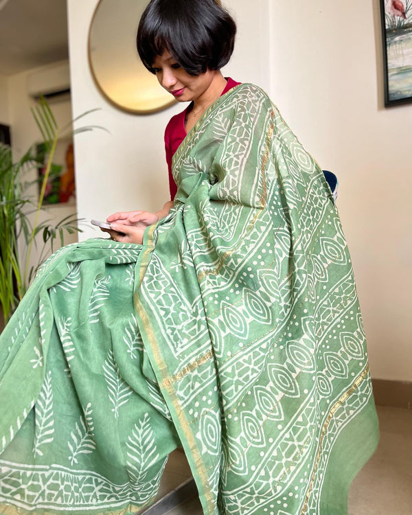 buy fabric chanderi silk cotton saree with zari border