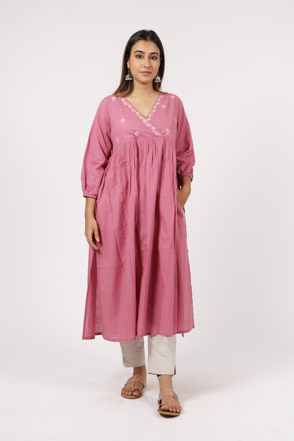 bagh india women cotton slub aari embroidered kurta v neck pink